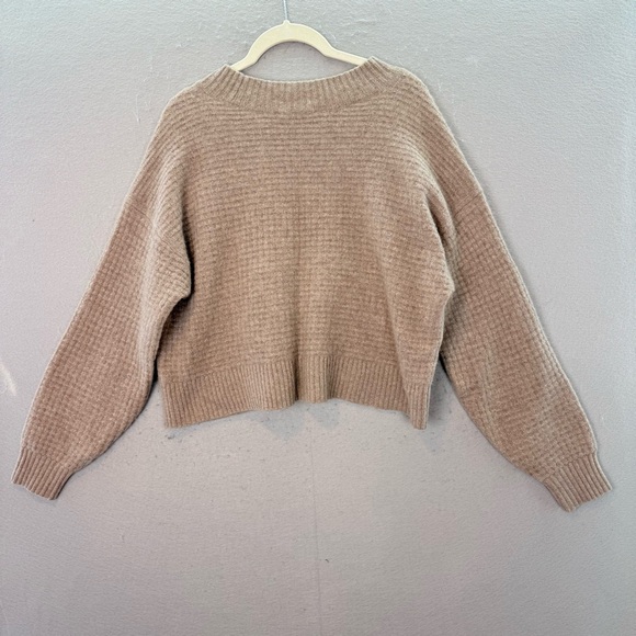 Everlane women’s Belgian Waffle 100% Cashmere sweater cropped sand crewneck topM - Picture 8 of 8